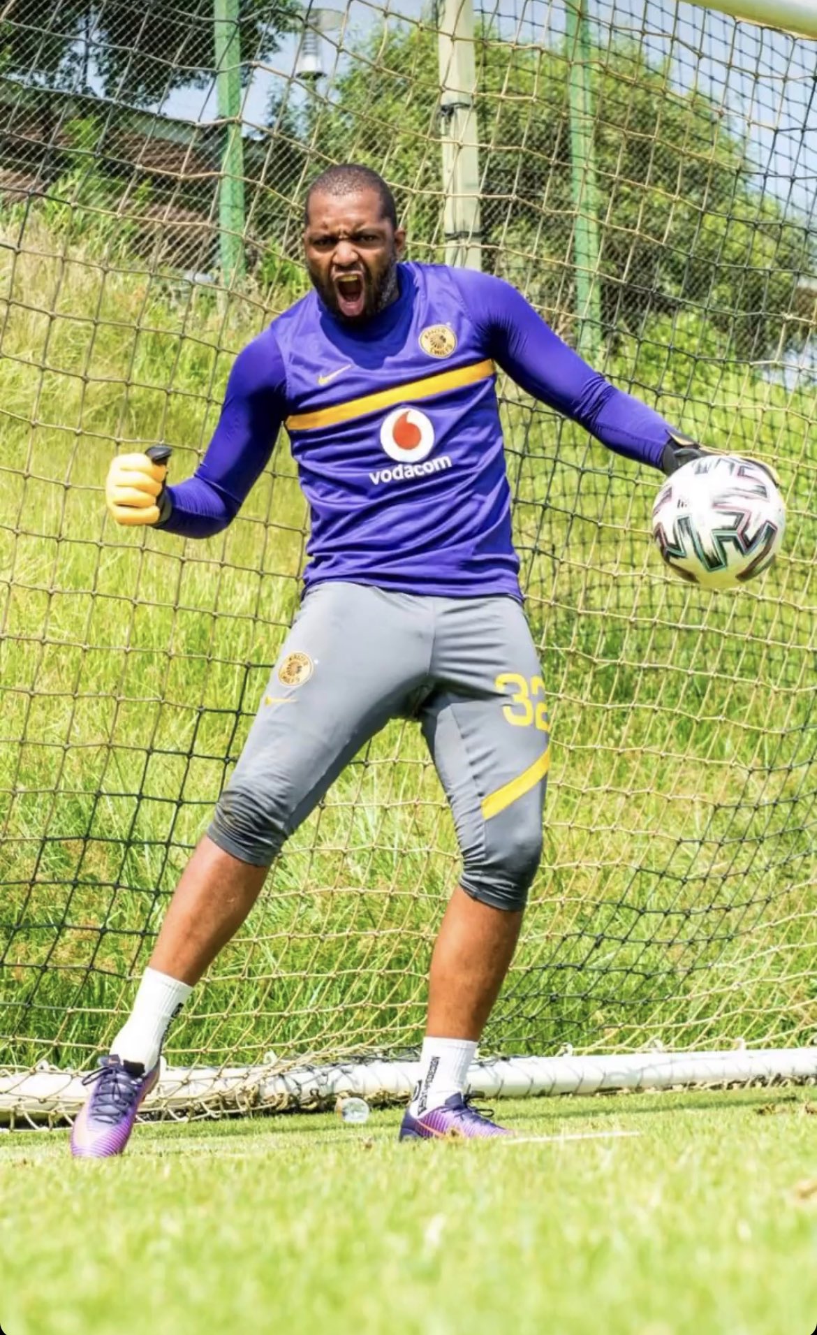  Itumeleng Khune Has Pledged His Allegiance To Kaizer Chiefs.