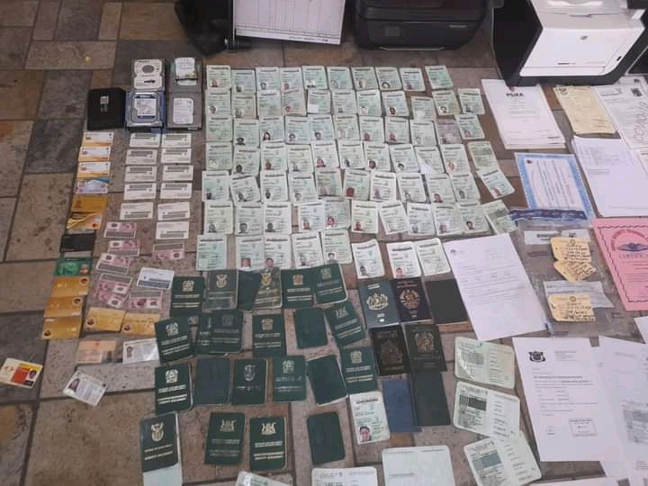  A Zimbabwean national has been arrested for having A FULL FUNCTIONING DEPARTMENT OF HOME AFFAIRS IN HIS HOUSE in Hilbrow.