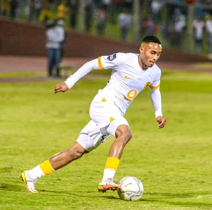  Njabulo Blom’s future with Kaizer Chiefs is Uncertain.